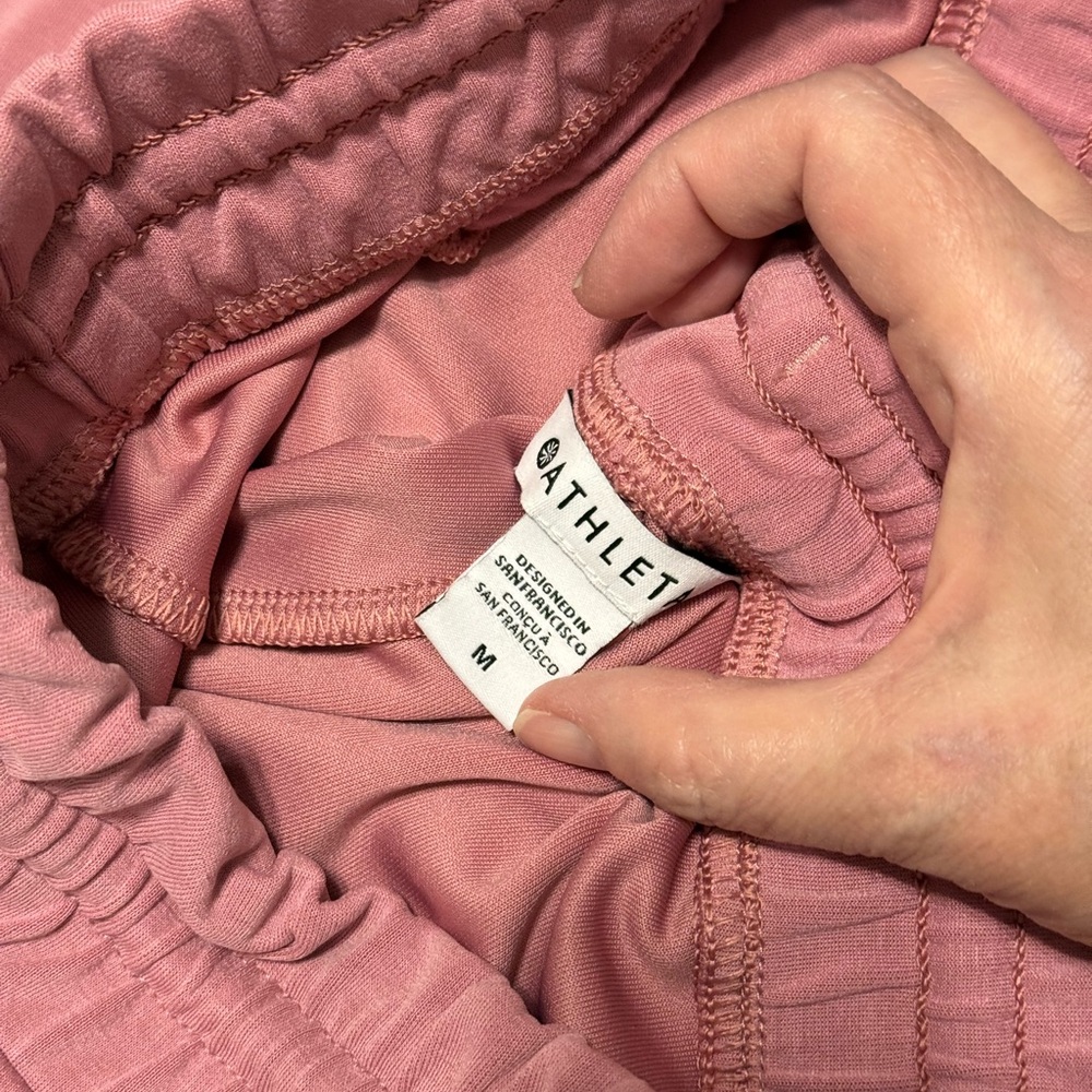 Athleta Seasoft Straight Leg Pant like new size M comfortable soft - Picture 2 of 3